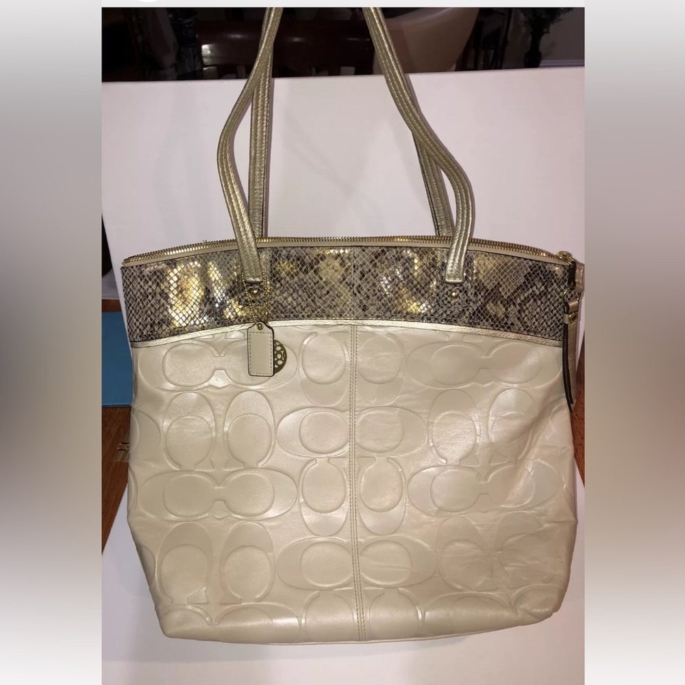 coach beige leather snakeskin embossed large tote women's handbag - Picture 2 of 8